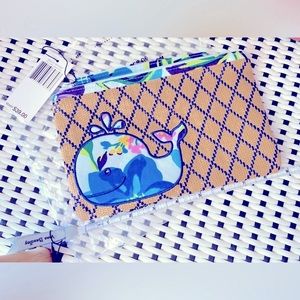 Vera Bradley Whale Beach Wristlet ✨ Marian Floral
